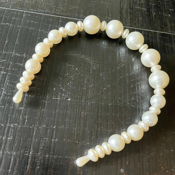 Faux Pearl Headband from Forever21 - Picture 1 of 2